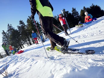 Schneeschuhwanderer auf dem Ettelsberg Schneeschuhwanderer auf dem Ettelsberg