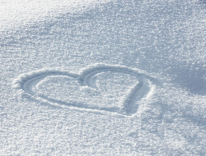 herz-im-schnee c) david-heise - Kopie.jpg