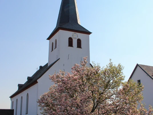Kath. Kirche St. Markus 2021 Frühling Bornheim