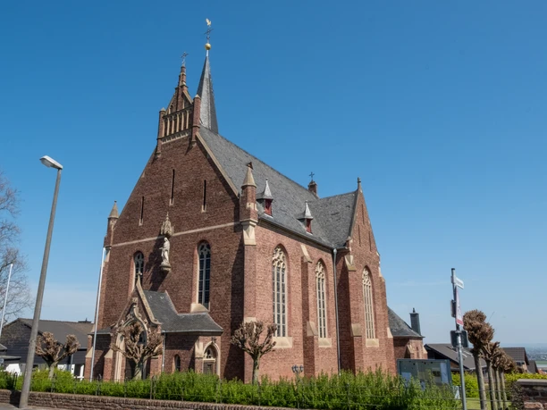 Kath. Kirche St. Ägidius 2021 Frühling Bornheim