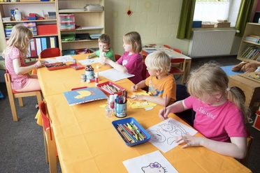 Kinderspielhaus Bastelangebot .png