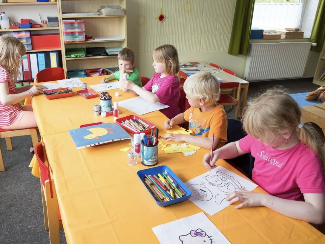 Kinderspielhaus Bastelangebot .png