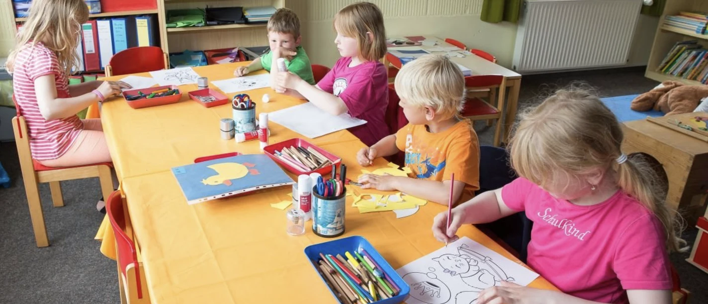 Kinderspielhaus Bastelangebot .png