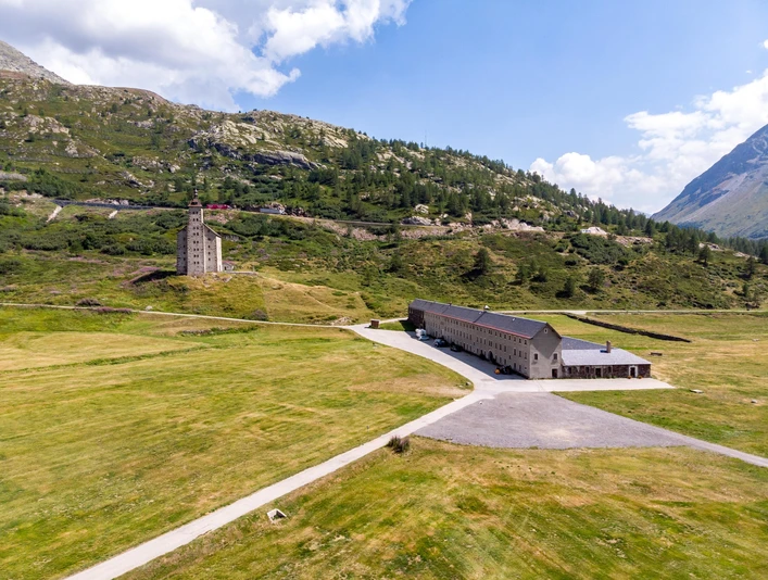 altes Spittel im Vordergrund das Barralhaus