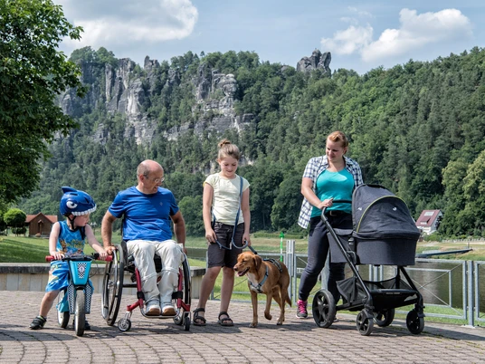 Mit der Familie in der Sächsischen Schweiz wandern Mit der Familie in der Sächsischen Schweiz wandern