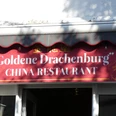 Das Restaurant "Goldene Drachenburg" vereint rote asiatische Ornamente und traditionelle Drachenmotive.