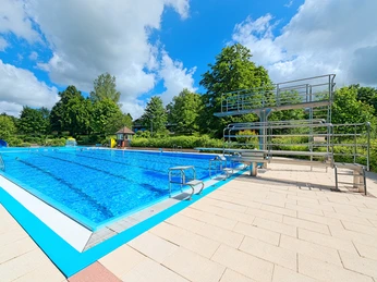 Freibad Lossburg Pool Gesamtansicht Freibad Lossburg Pool Gesamtansicht