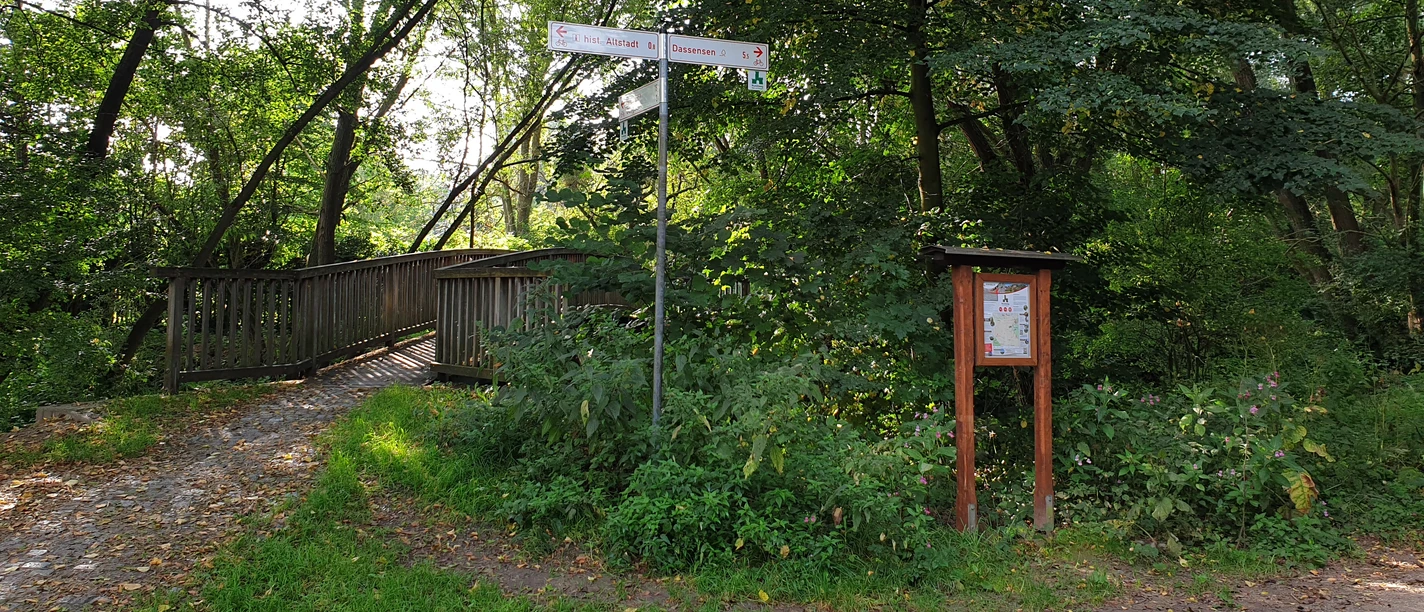 Radrundweg Salz und Burgen_Vitrine Startpunkt cycle-round-tour-salt-and-castles-vitrine-starting-point