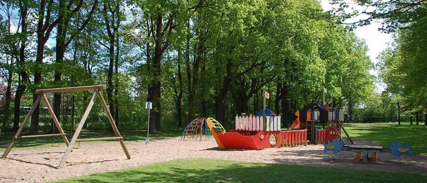 Bild_Spielplatz_Jahnallee_3.jpg