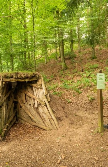 Köhlerhütte am Bach-Pfad im NaturwanderPark delux
