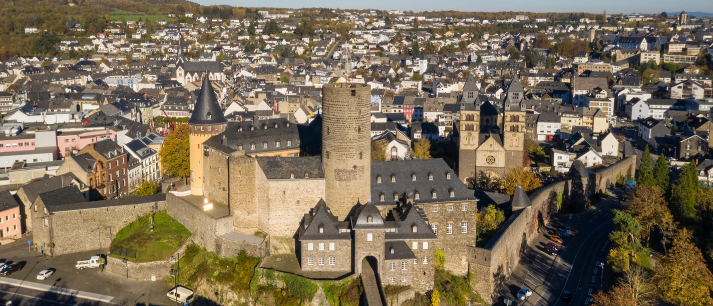 Mayen mit Genovevaburg