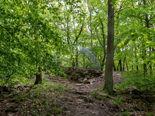 Eifelspur-Kneippwanderweg - Karolingische Fliehburg Eifelspur-Kneippwanderweg - Karolingische Fliehburg