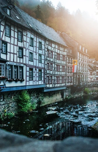 Fachwerkhäuser in Monschau an der Klosterroute