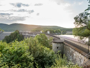 Urfttalsperre auf der Etappe 4 des Eifelsteigs