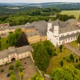 Luftansicht vom Kloster Steinfeld am Eifelsteig