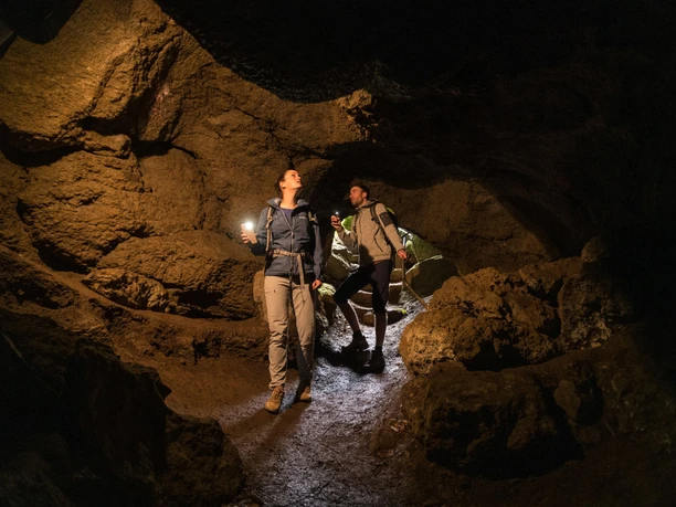 Mühlsteinhöhlen bei Roth am Eifelsteig