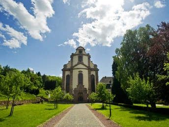 Das Kloster Himmerod auf der Etappe 13 des Eifelsteigs