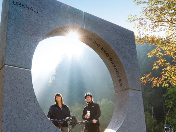 Der Urknall auf dem Kosmosradweg Kleine Kyll