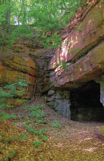 Die rote Sandsteinhöhle