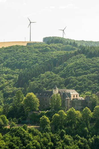 Blick von der großen Kanzel auf die Burg Neuerburg
