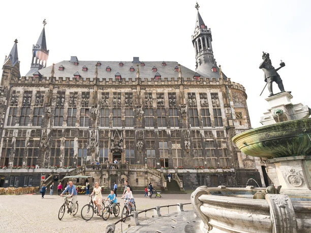 Start der Vennbahn: Aachen (Hier: Rathausplatz)