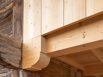 Comparison of old and new carpentry Meyer Alt und NeuOld and new