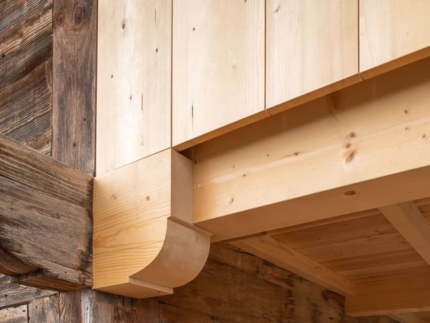 Comparison of old and new carpentry Meyer Old and new