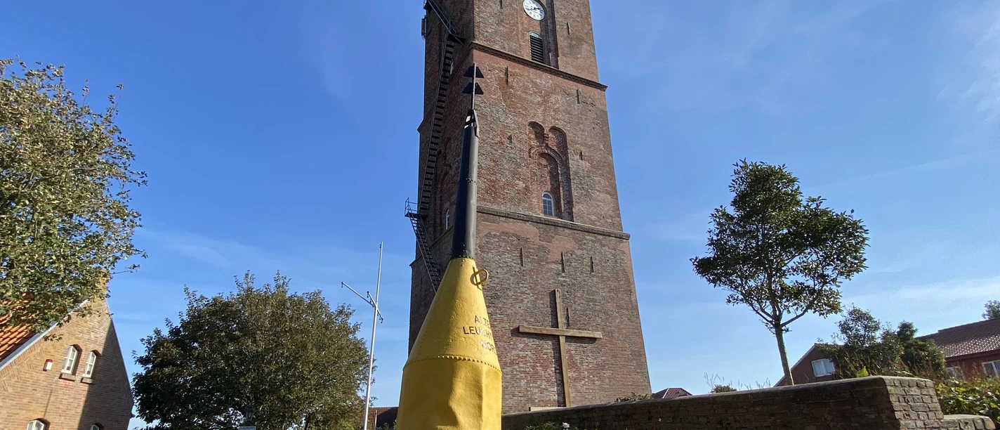 IMG_2953.jpg The old lighthouse under a cloudless sky