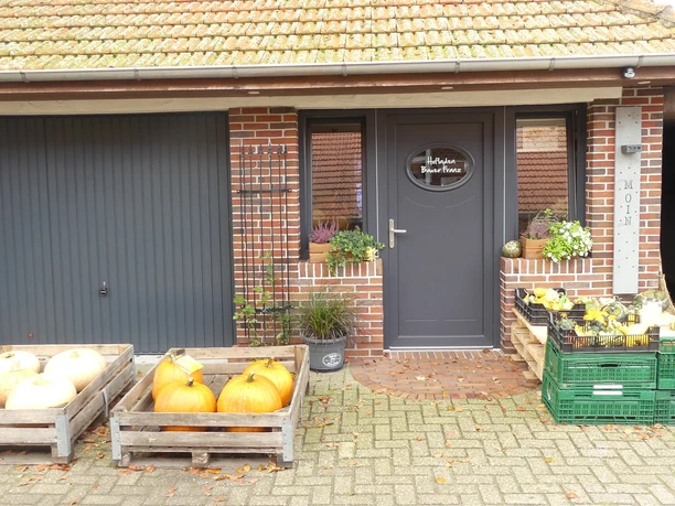 Hofladen Bauer Franz Aurich Auslage Hofladen Bauer Franz Aurich Auslage