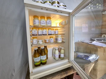 Milchladen Klostergut Heiningen Milchladen Klostergut HeiningenDairy store Klostergut HeiningenMejeributik Klostergut HeiningenZuivelwinkel Klostergut Heiningen