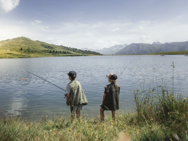 Fischen am Bettmersee in der Aletsch Arena