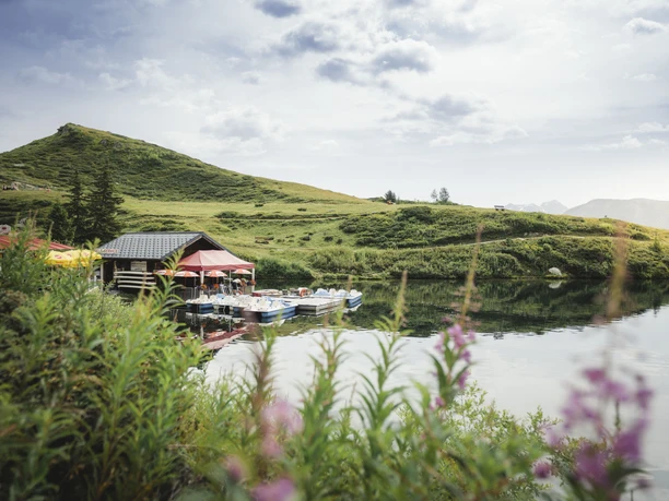 Snack S‘Bootshüsi am Bettmersee Bootfahren auf dem Bettmersee in der Aletsch Arena