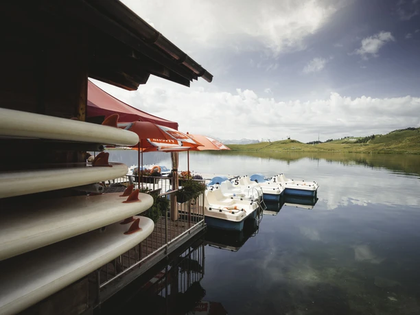 Snack S‘Bootshüsi am Bettmersee Bootfahren auf dem Bettmersee in der Aletsch Arena
