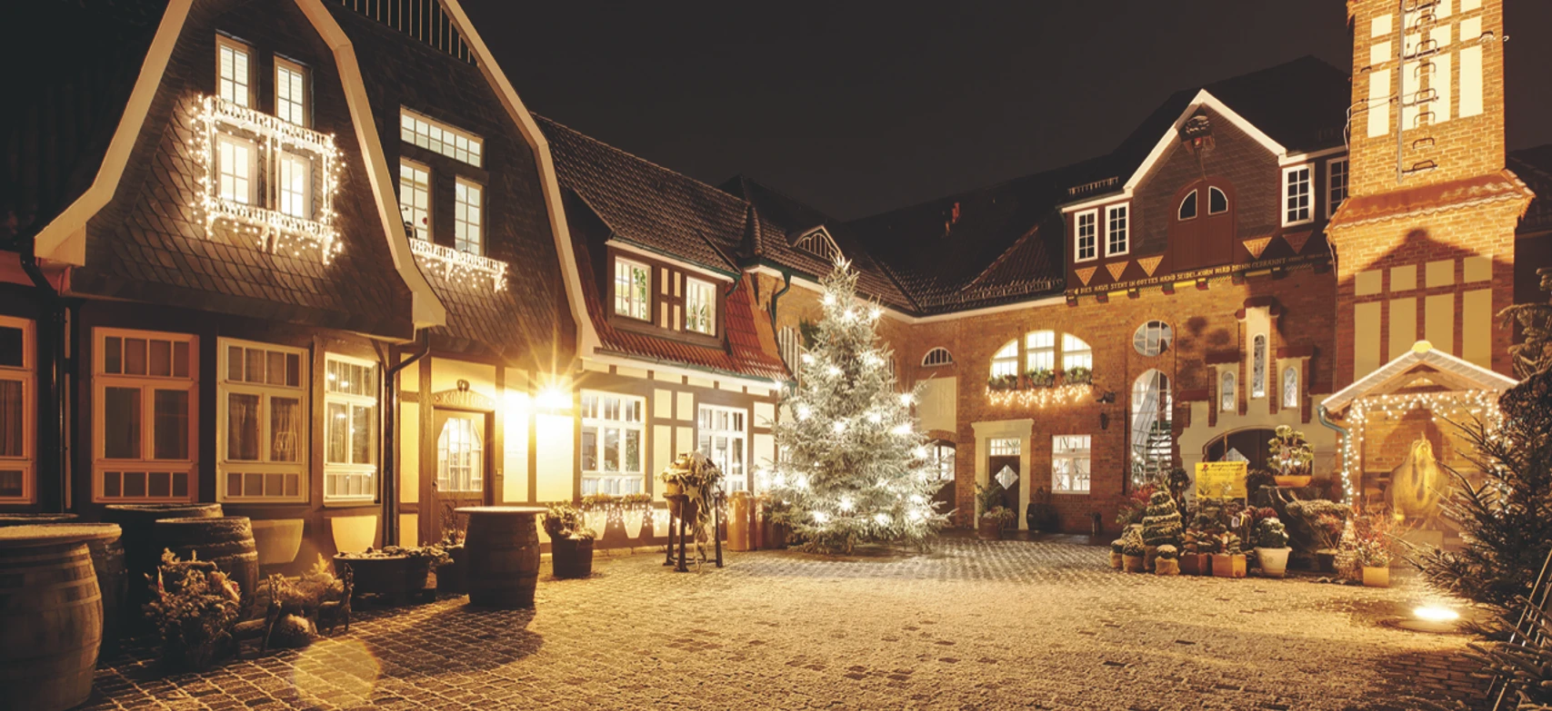 Hof Weihnacht in der Nordhäuser Traditionsbrennerei Hof Weihnacht in der Nordhäuser TraditionsbrennereiCourt Christmas in the traditional Nordhausen distilleryHofjul i det traditionelle Nordhausen-destilleriKerst vieren in de traditionele distilleerderij van Nordhausen