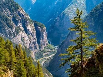 Gondoschlucht mit Simplonpass im Wallis Gondoschlucht mit Simplonpass im Wallis