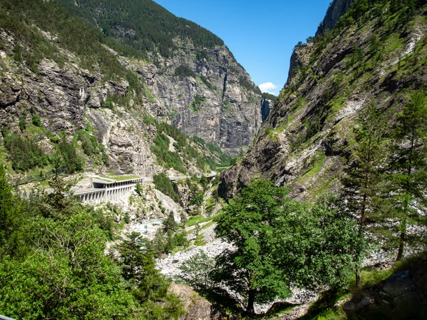 Gondoschlucht mit Simplonpass im Wallis Gondoschlucht mit Simplonpass im Wallis