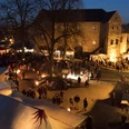 Broicher Schlossweihnacht Abendlicher Schlosshof bei der Broicher Schlossweihnacht.