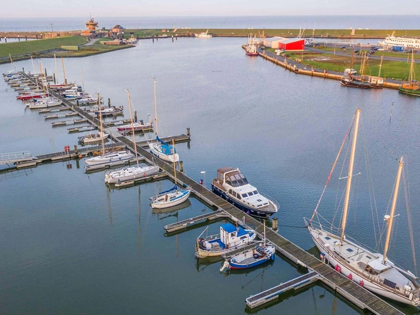 Buesum-Seglerhafen-Segelboote04.jpg