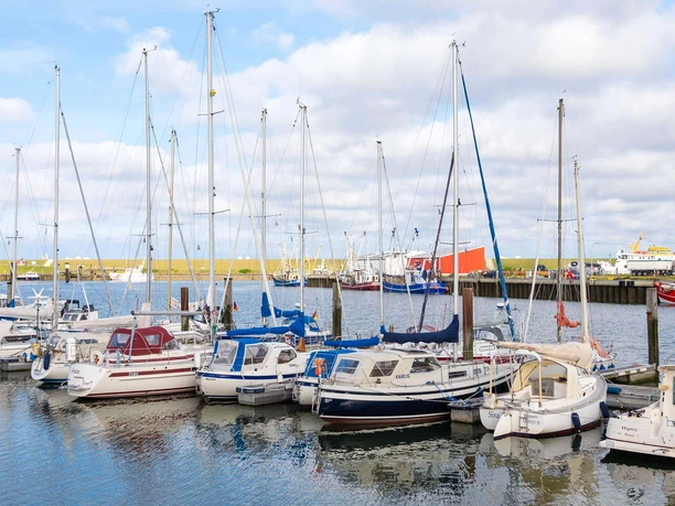 Buesum-Seglerhafen-Segelboote03.jpg