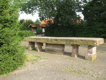 Alter Brückenstein am Triftweg Maibaumplatz Alter-brückenstein-triftweg-maibaumplatz