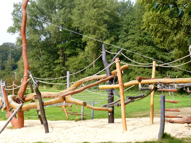 Abenteuerspielplatz im Bürgerpark Visselseen Abenteuerspielplatz im Bürgerpark Visselseen