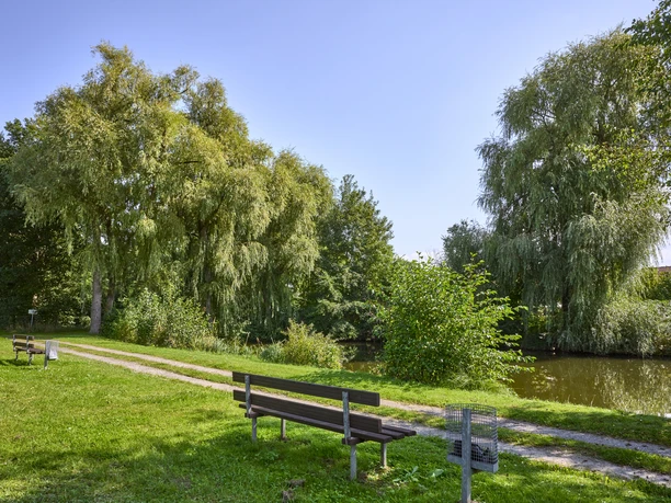 Ruhebank am Teich Cramme Ruhebank am Teich Cramme