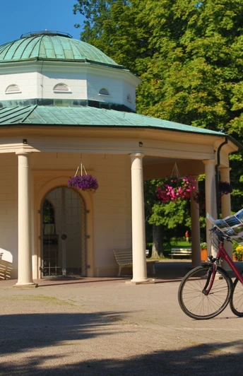 Brunnentempel Radfahren