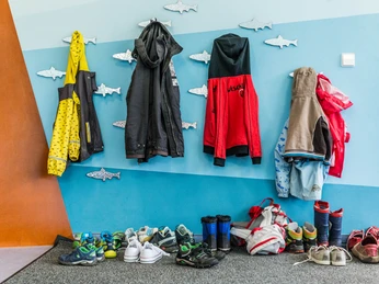 Murgels Spielhaus Baiersbronn - geordnete Garderobe Murgels Spielhaus Baiersbronn - geordnete Garderobe