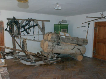 Forstwirtschaft: Baumschlitten