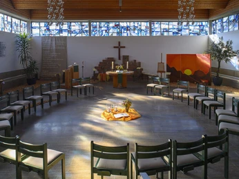 Innenraum der Pilgerkirche Schwalefeld