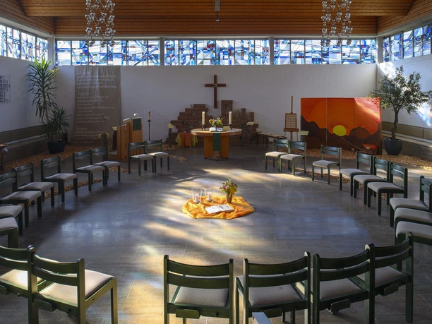 Innenraum der Pilgerkirche Schwalefeld