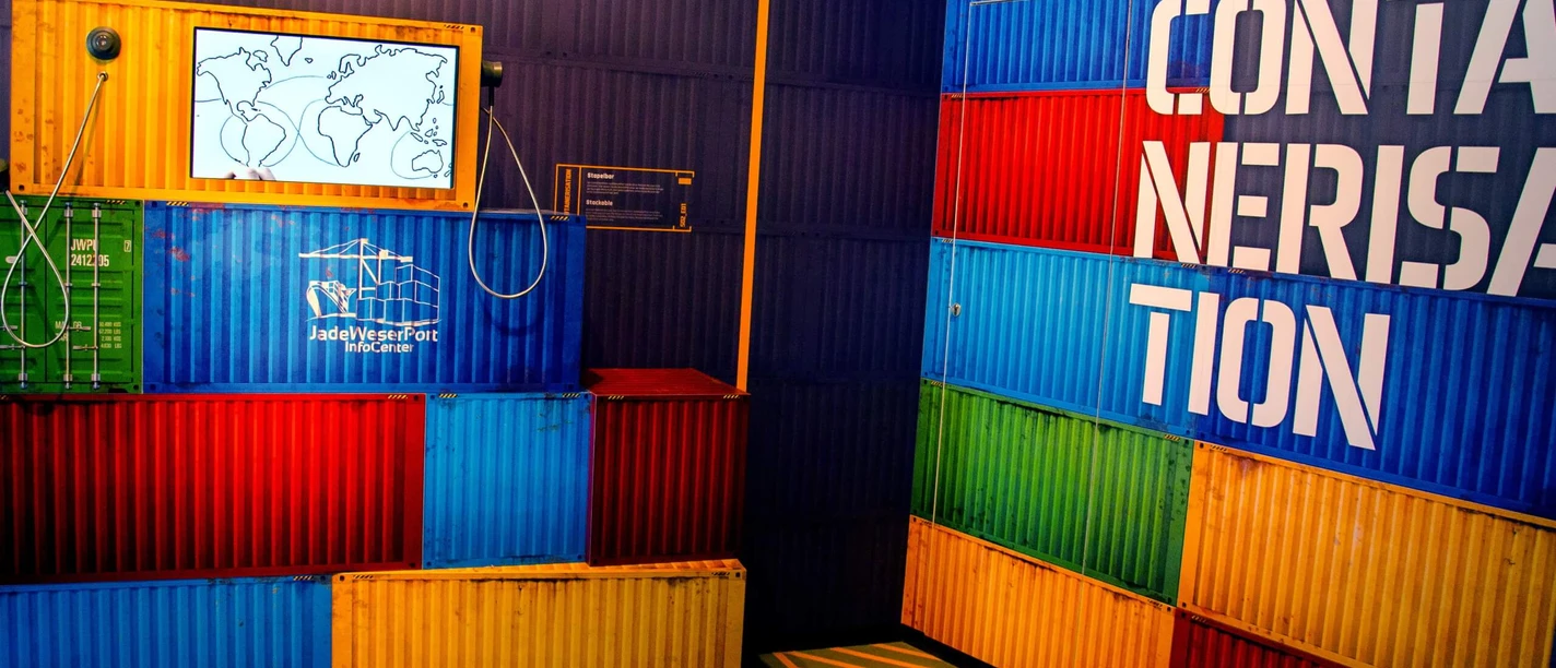 Innenansicht JadeWeserPort-InfoCenter