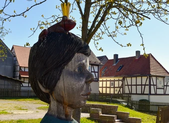 Märchenfigur in Willingshausen.jpg