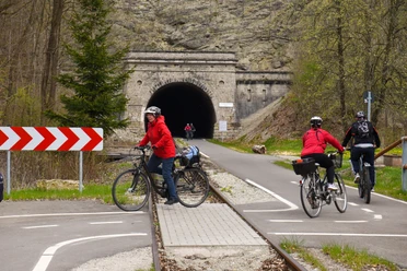 AUFMACHER_OS§Entenbergtunnel auf dem Kanonenbahn- Radweg.jpg